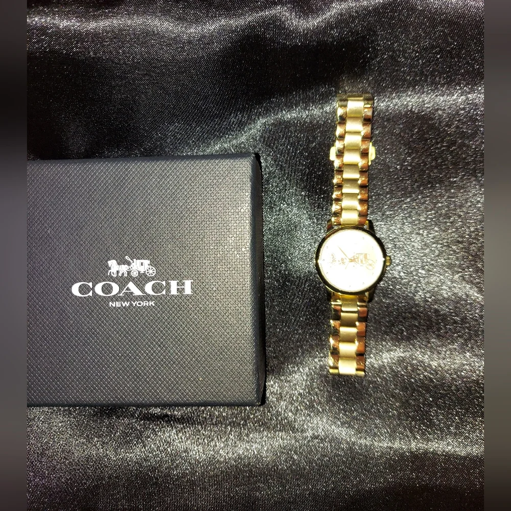 Coach Carriage Watch - Picture 3 of 4